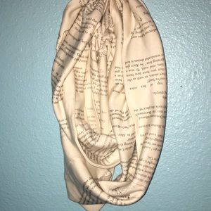 ❤️Alice in Wonderland infinity scarf❤️